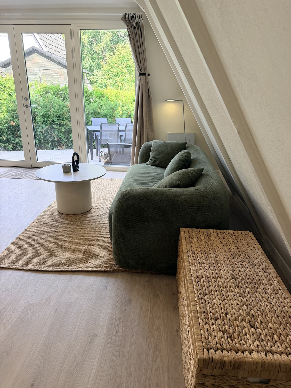 Es4779 Minicasa con techo de paja | Sauna privada y naturaleza - Casas ...