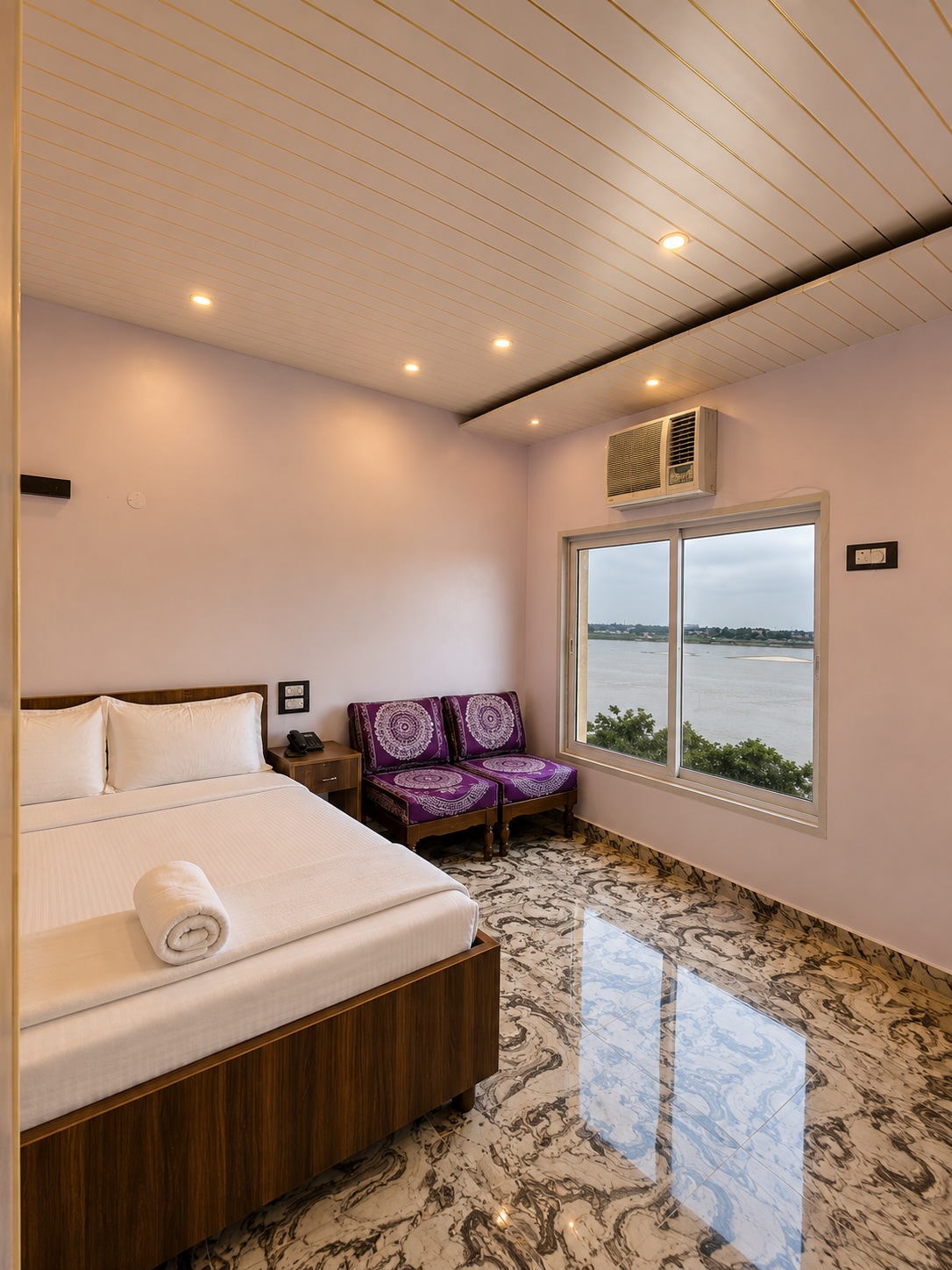 Room in Varanasi
