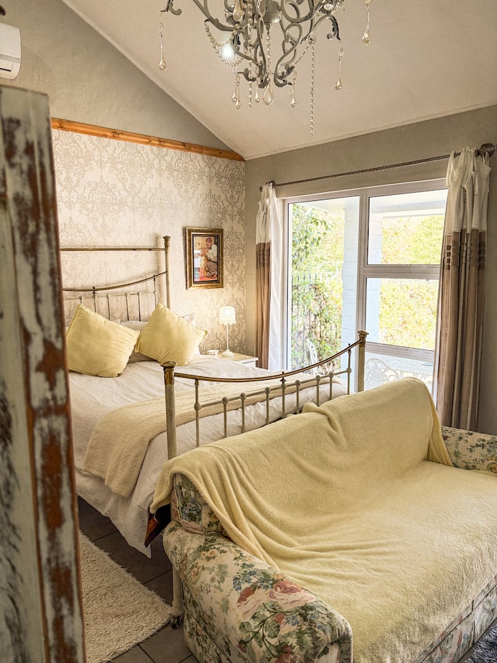 Daisy Room - Mont Rouge Guesthouse- Clarens - Clarens