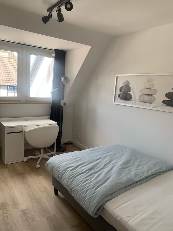 Upscale 3 Bedroom Flat In Altstadt Prime Location - Düsseldorf