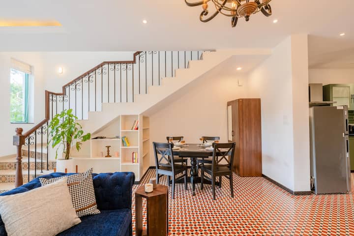 Dining area image 2