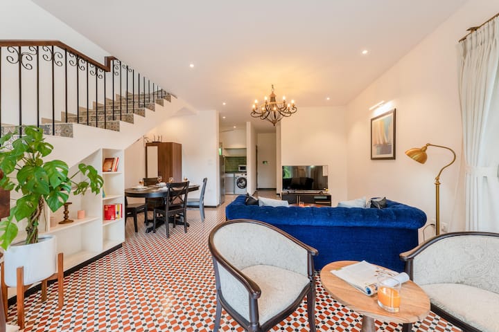 Living room image 7