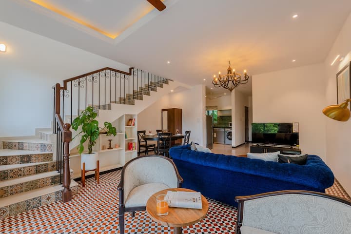 Living room image 6