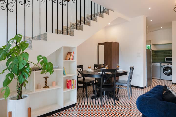 Dining area image 1