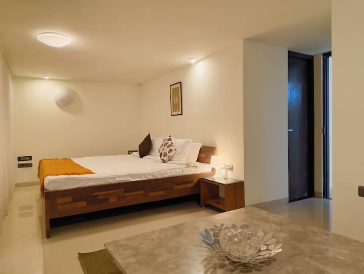 Bedroom 1 image 2