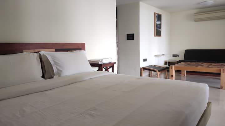 Bedroom 1 image 3