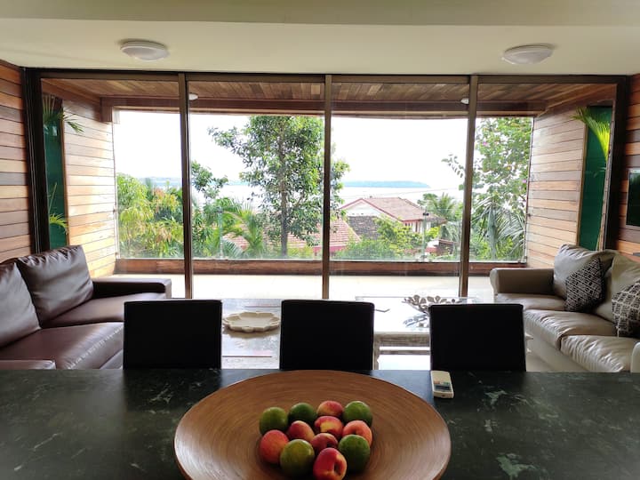 Dining area image 1
