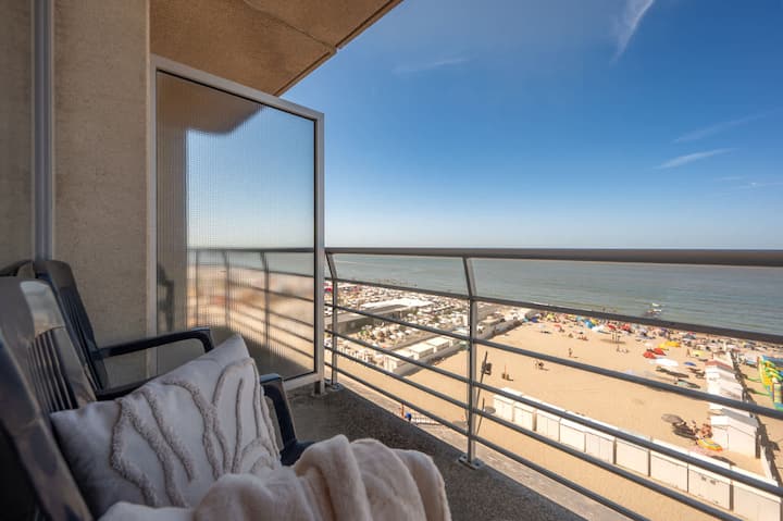 Beachfront Escape For 4 Persons - Blankenberge