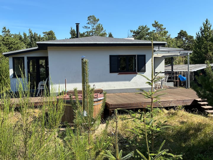 Familievenlig Gennerations Sommerhus På Naturgrund - Blåvand