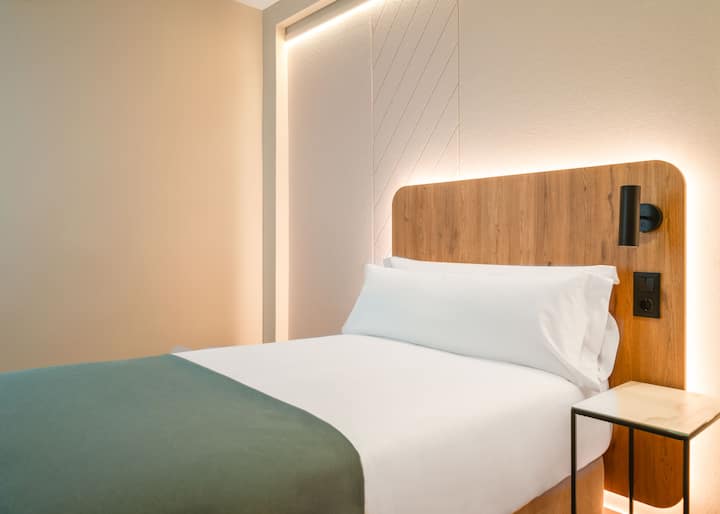 Limehome Benidorm Calle Mayor | Triple Room - Benidorm
