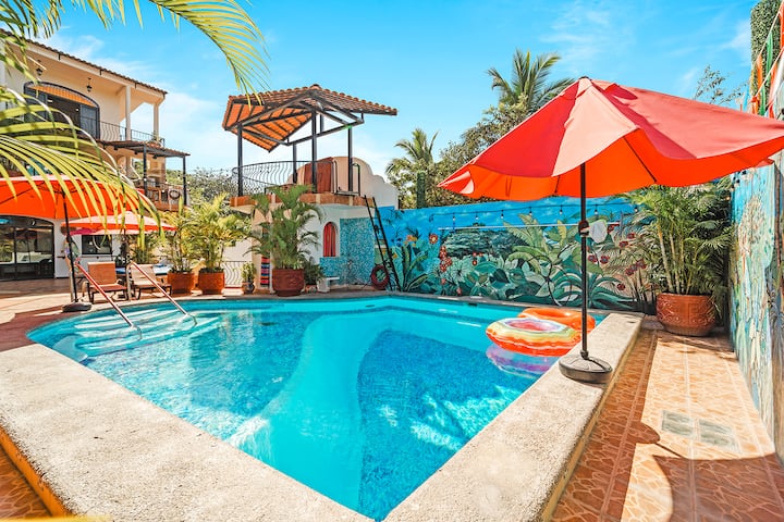 Villa With 10 Rooms, Half Block From The Ocean! - Sayulita