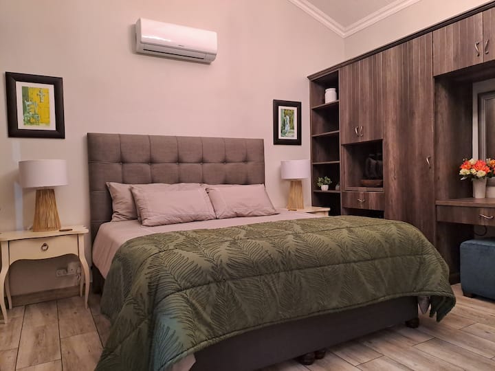 Quiet Self-catering Stay With Garden And Braai - Mossel Bay