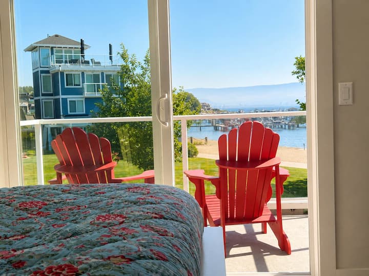 Lakefront Cottage Boucherie Beach | Pool & Hot Tub - Kelowna