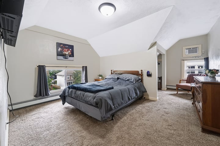 Prospect Manor Nest Blue Room - Wyoming, MI