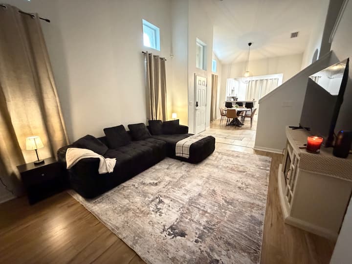 Close And Cozy Townie - Wesley Chapel, FL