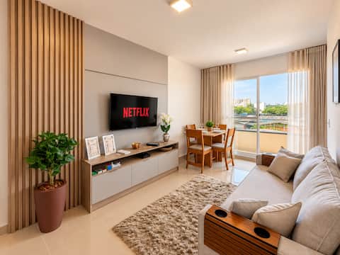 Airbnb em destaque: Charming Apartment Near UEM and Downtown + Garage + A/C em Maringá