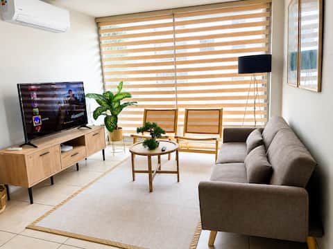 Popular Airbnb listing: Modern Apartment with Parking | Wi-Fi | A/C in Linares