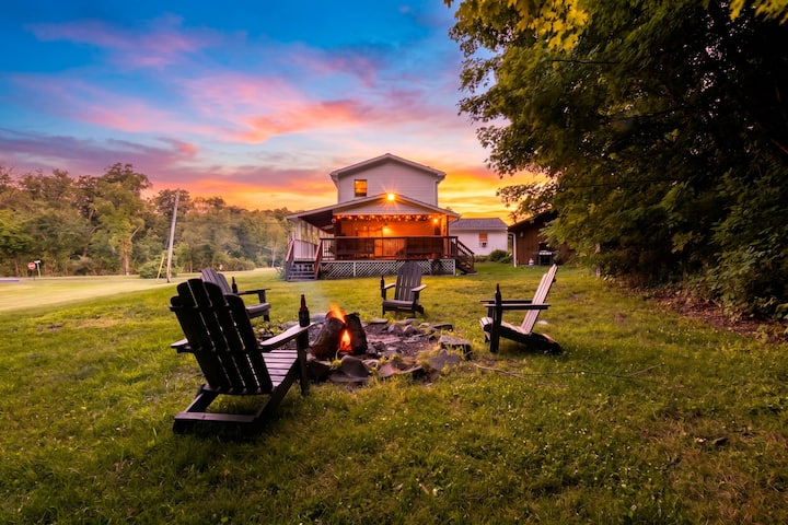 Firepit + Grill + Playroom  Creek + Trail Access - Germantown, NY