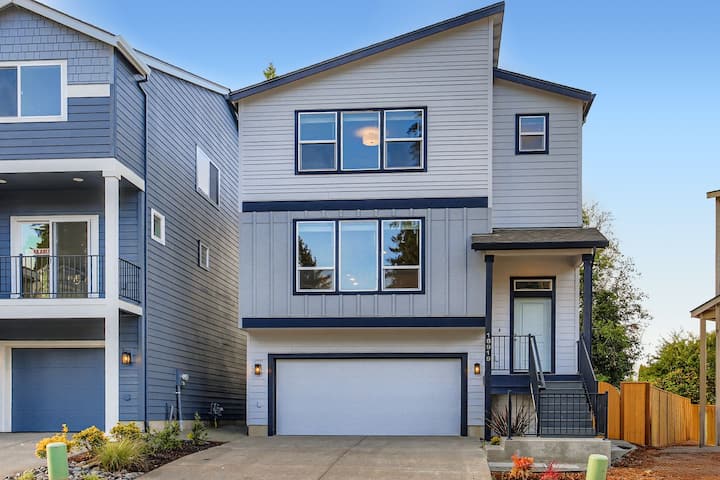 Peaceful | Modern | Central Location + Ev Charger - Hillsboro