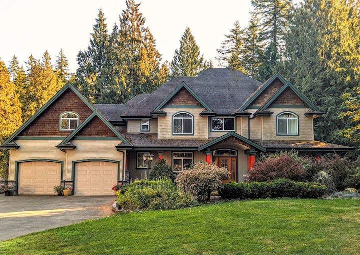 The Campbell River Estate | Woodland Retreat - Langley