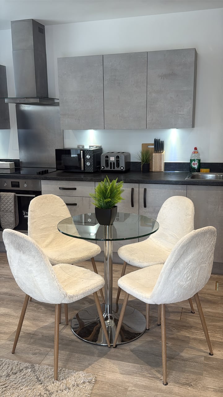 Luxury Flat - Romford