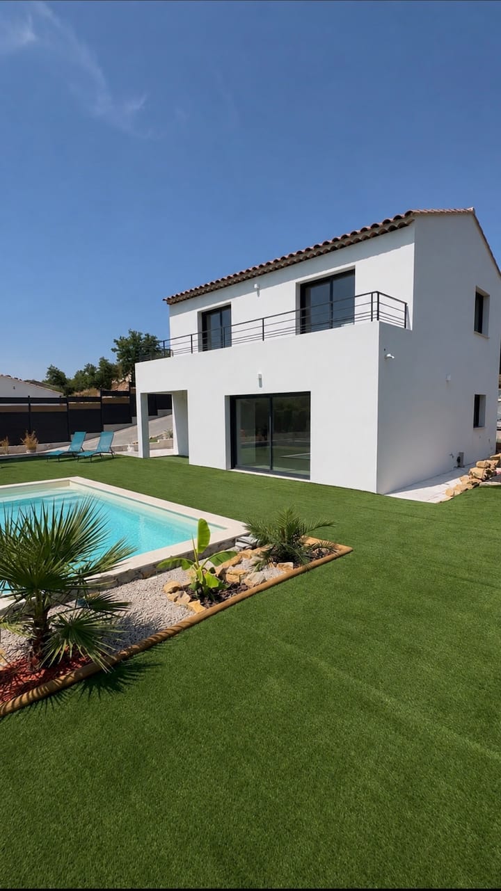Villa Climatisée Avec Piscine Et Vue Dégagée - Brignoles