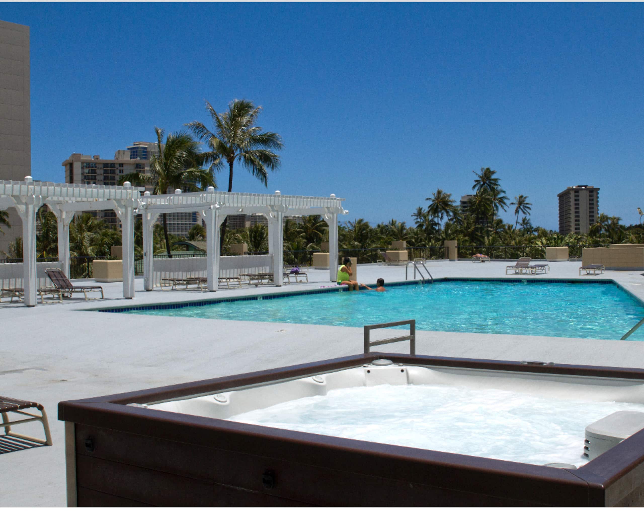 Epic 30th Flr Oceanview Studio B, FREE Beach Gear - Image 10