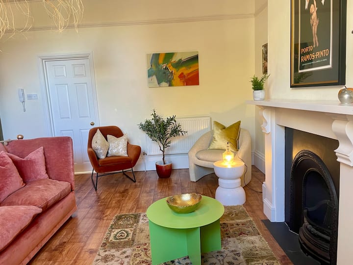 Taunton, Parking And No Stairs - A Boutique Gem! - Taunton