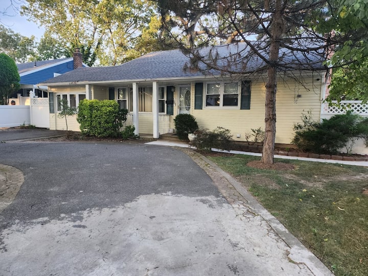 Spacious Haven For All - Oceanside, NY