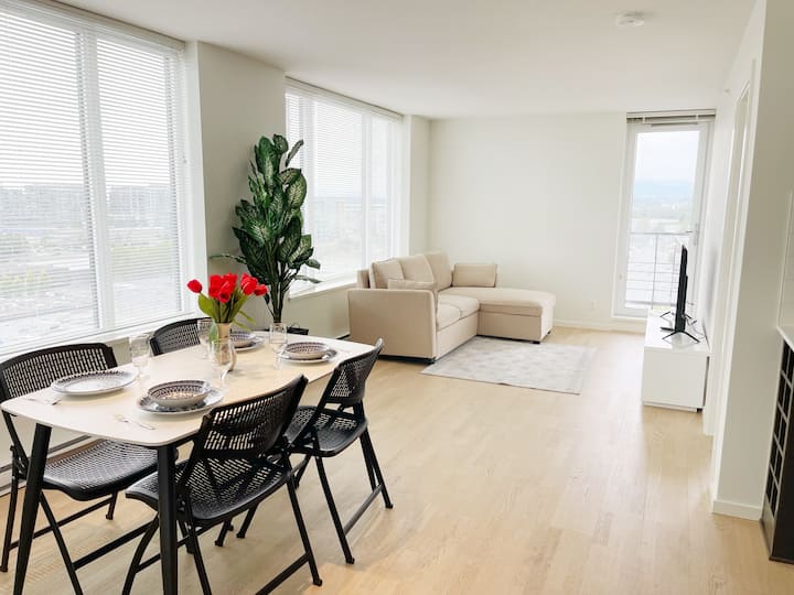 Near Centre 2ab&2b With Swimming Pool And Gym - Richmond, BC, Canada