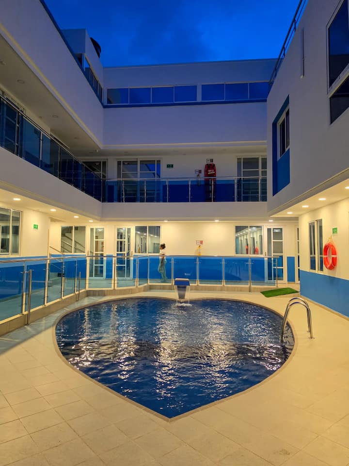 Alojamiento Moderno Con Piscina Y Amplios Espacios - 