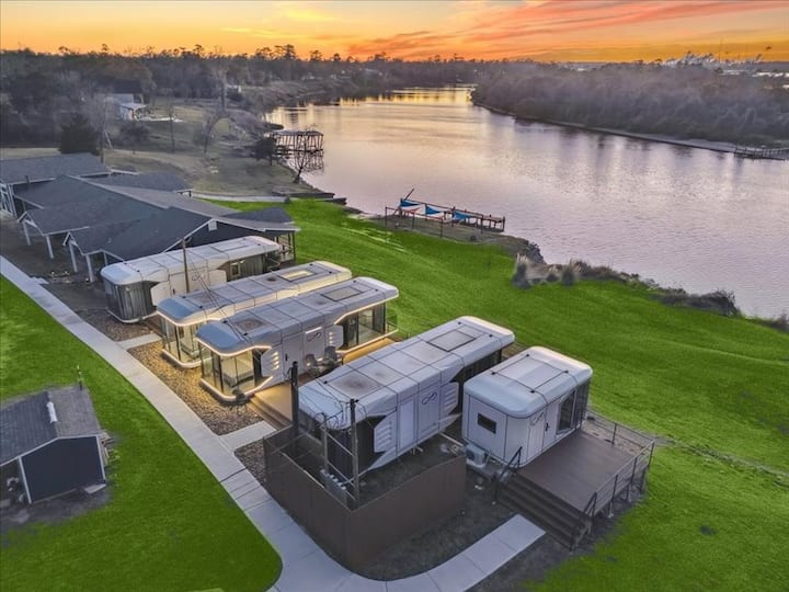 Le Bateau 3 - A Unique Stay By San Jacinto River - Highlands