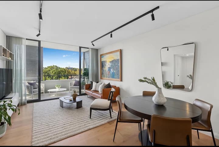 Spacious 2br | Near Metro | Family Friendly - Crows Nest