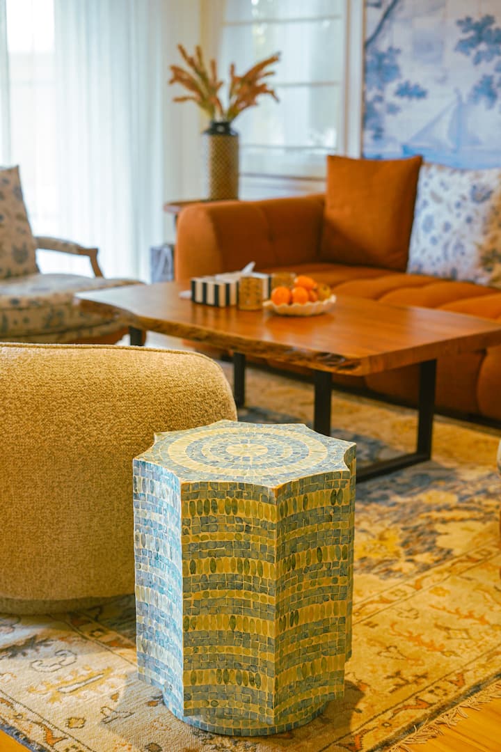 Living room image 7