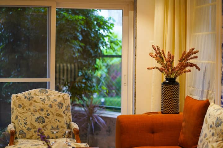 Living room image 6