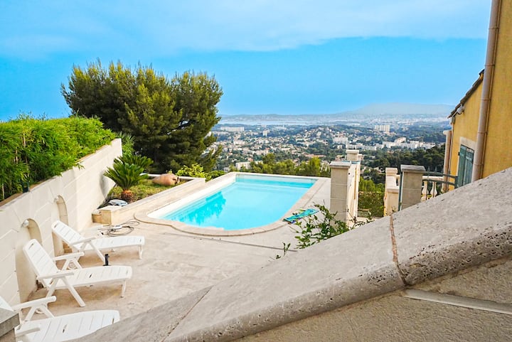 Villa Emma  Piscine à Débordement, Vue Mer. - Toulon