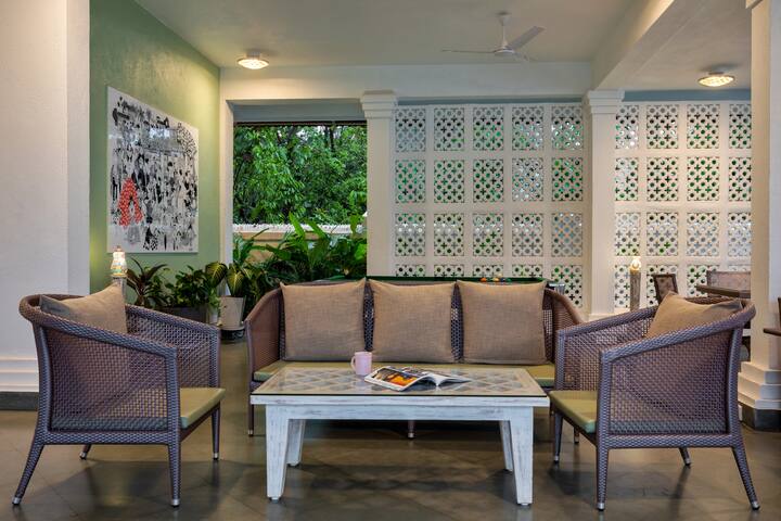 Living room image 5