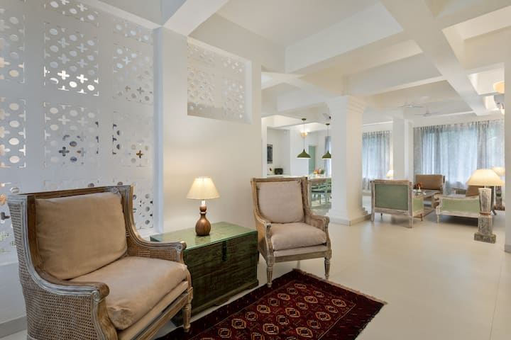 Living room image 8