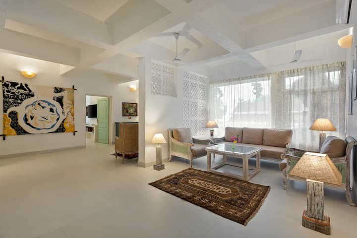 Living room image 1