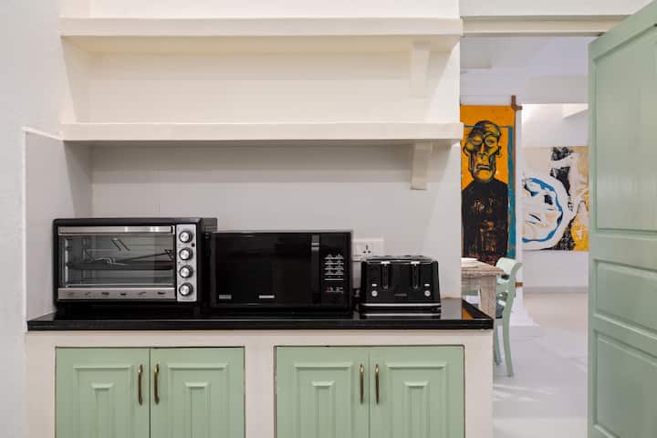 Full kitchen image 2
