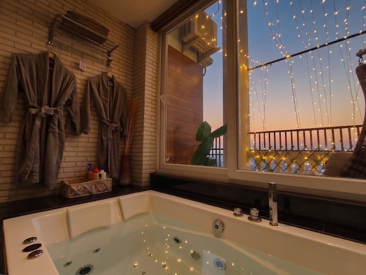 The Ember By Mulberry Homestays - ノイダ