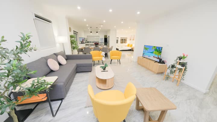Sydney Northmead 4 Bed House Cls Westmead Hospital - Blacktown