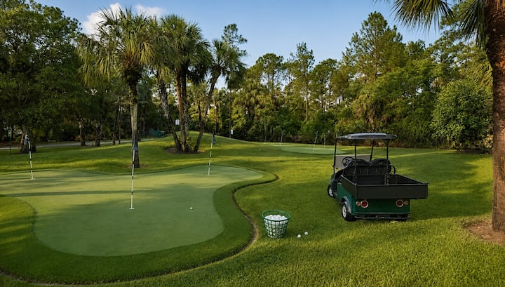9-Hole Golf Estate | Pickleball | Lagoon & Spa