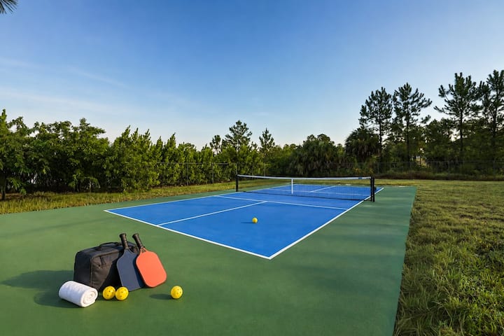 9-Hole Golf Estate | Pickleball | Lagoon & Spa