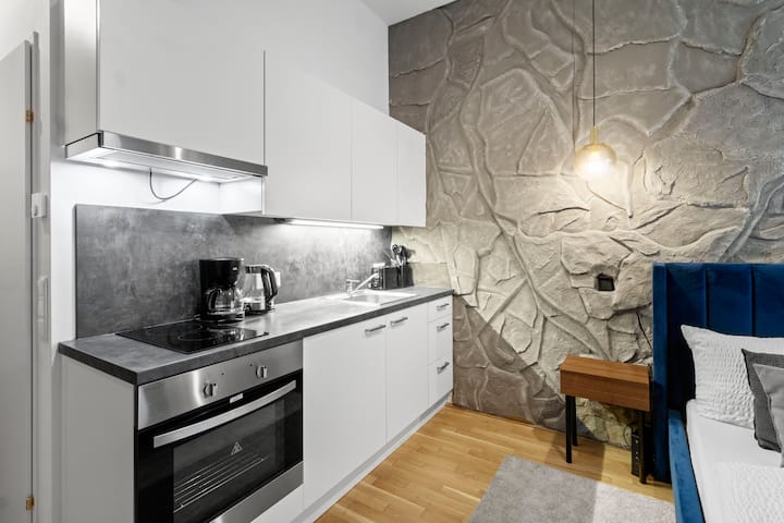 Sunny Terrace Studio | Near U1 Metro - Vienna