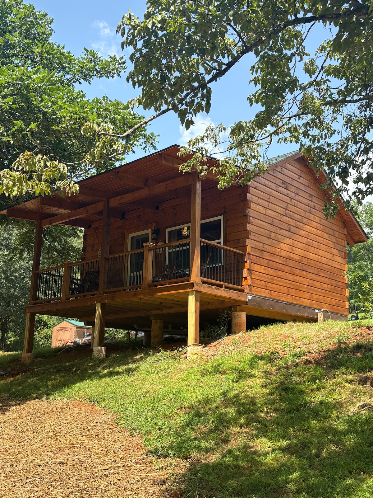 “Bee Hive” - Cabins for Rent in Fancy Gap, Virginia, United States - Airbnb