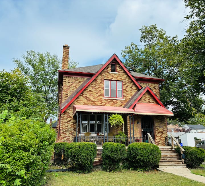 Historic Brick Home - Private Lower Flat - Grosse Pointe, MI