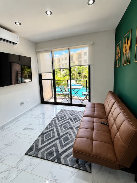 Top Airbnb: 2 bedrooms with pool + airport transfer in Supermanzana 341