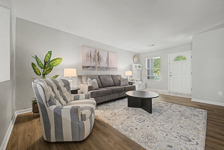 Updated 3 Bed/2 Bath Townhome With Private Yard - Parker, CO