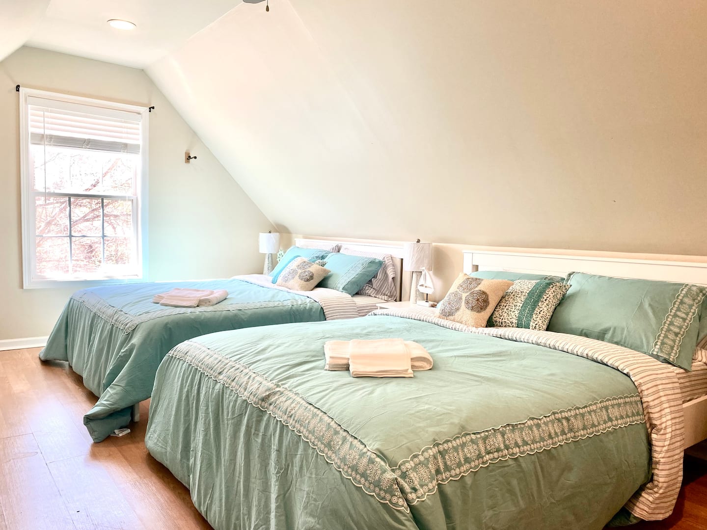 Comfortable 2-Bed Room | Great Location